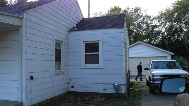 Check out the garage in the backround.  Eric liked the garage.