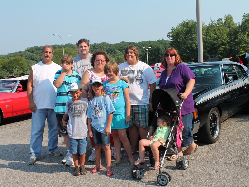 Michael, Jacob, Zachary, David, Me, Miranda, Leah, Lauren, Kim and Kaitlen. Grumpy's brother and his kids stopped on their way back from Pennsylvania to Illinois to say hi at the NOCC show.