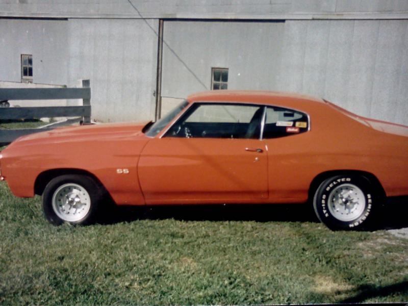 71ss 454 .60 over 400 turbo pushing 755hp. Got an A+ in auto mechanics class for the engine build!